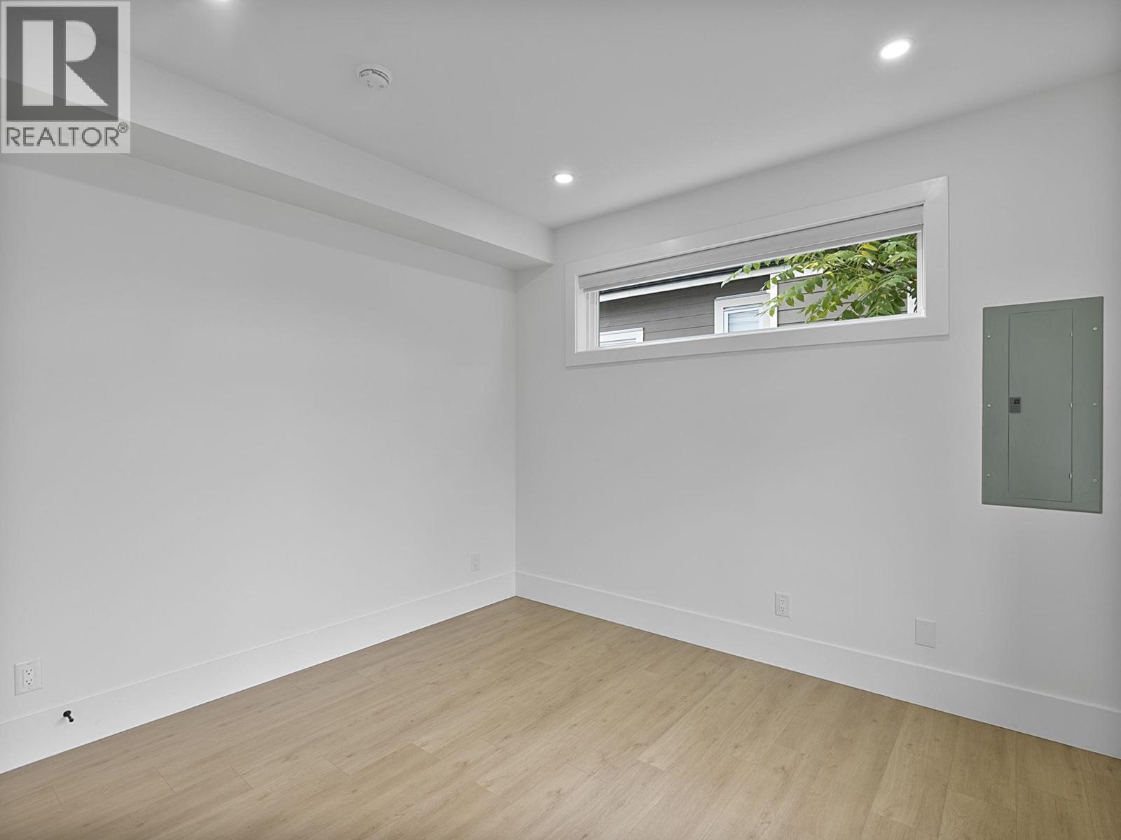 218 OSBORNE AVENUE, New Westminster