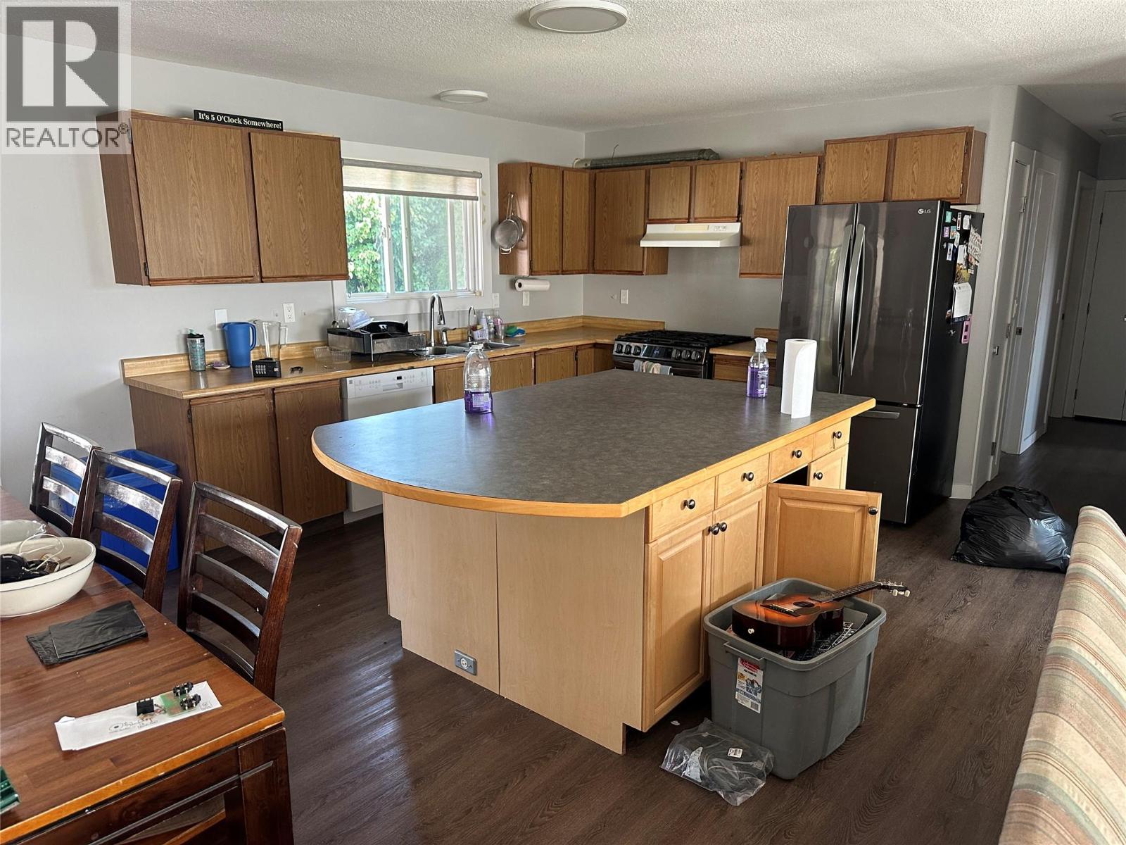  410 Hillaby Avenue, Kelowna