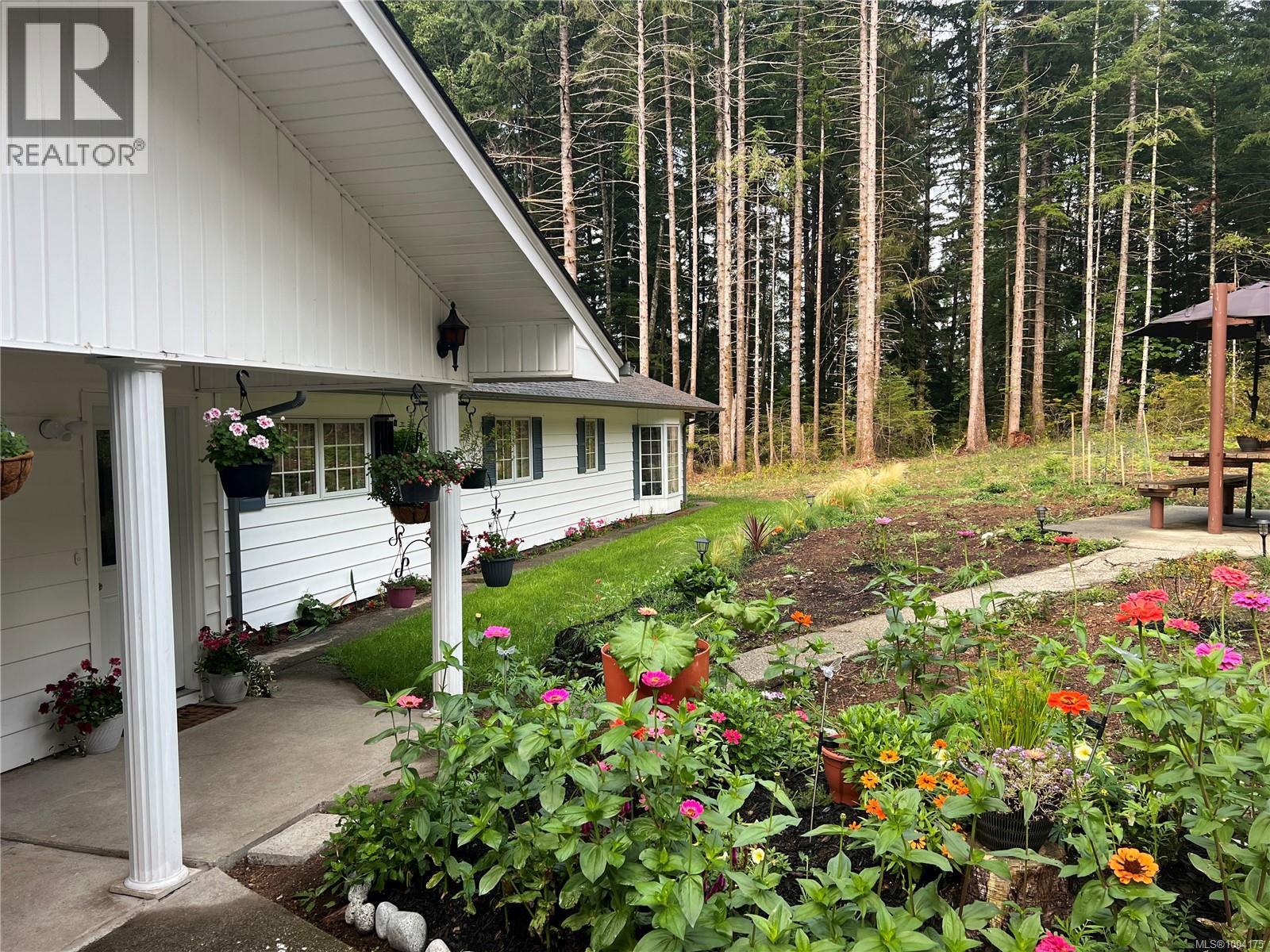 413 Cape Mudge Rd, Quadra Island