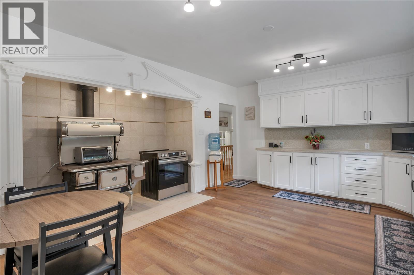 413 Cape Mudge Rd, Quadra Island