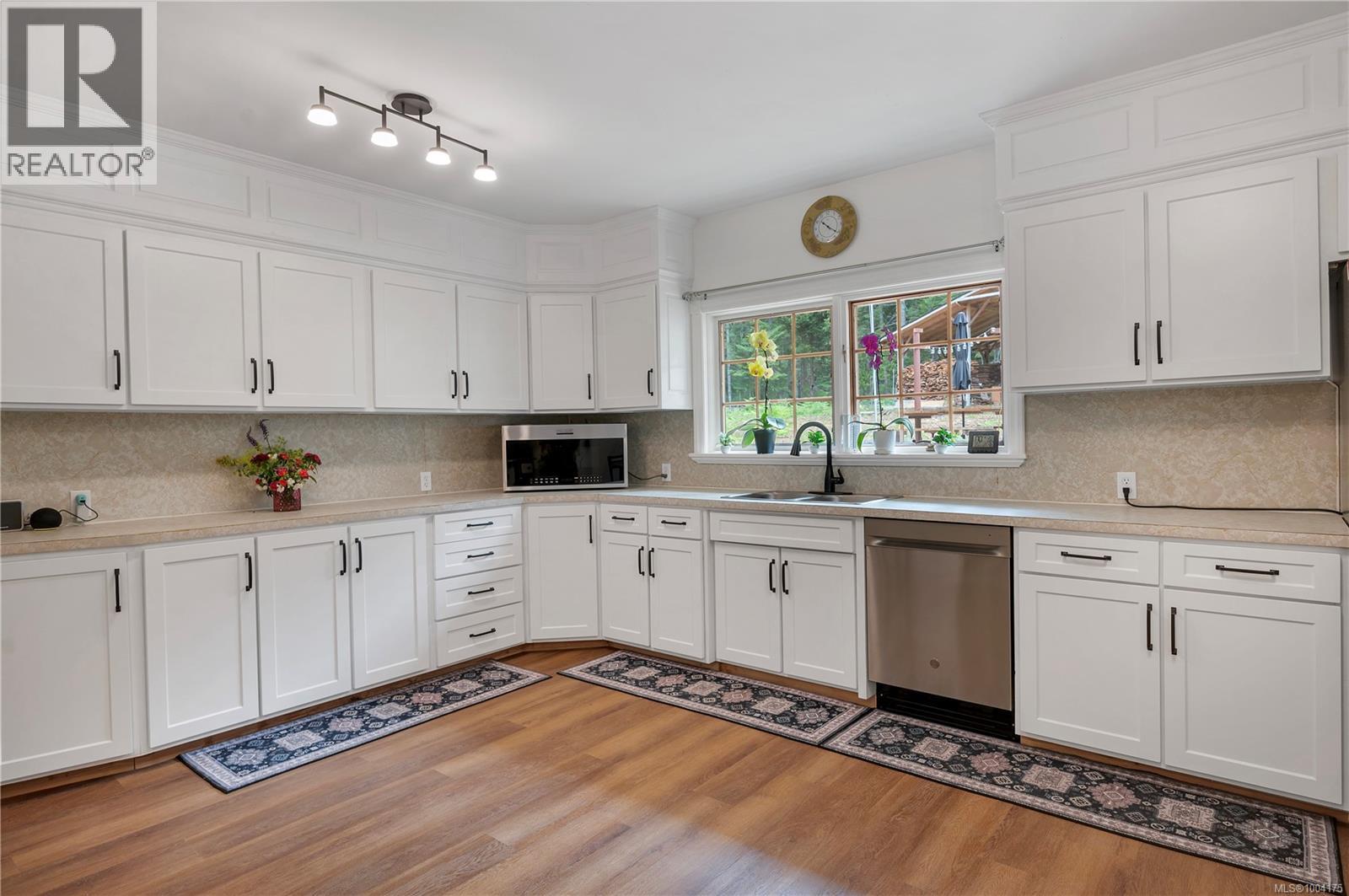 413 Cape Mudge Rd, Quadra Island