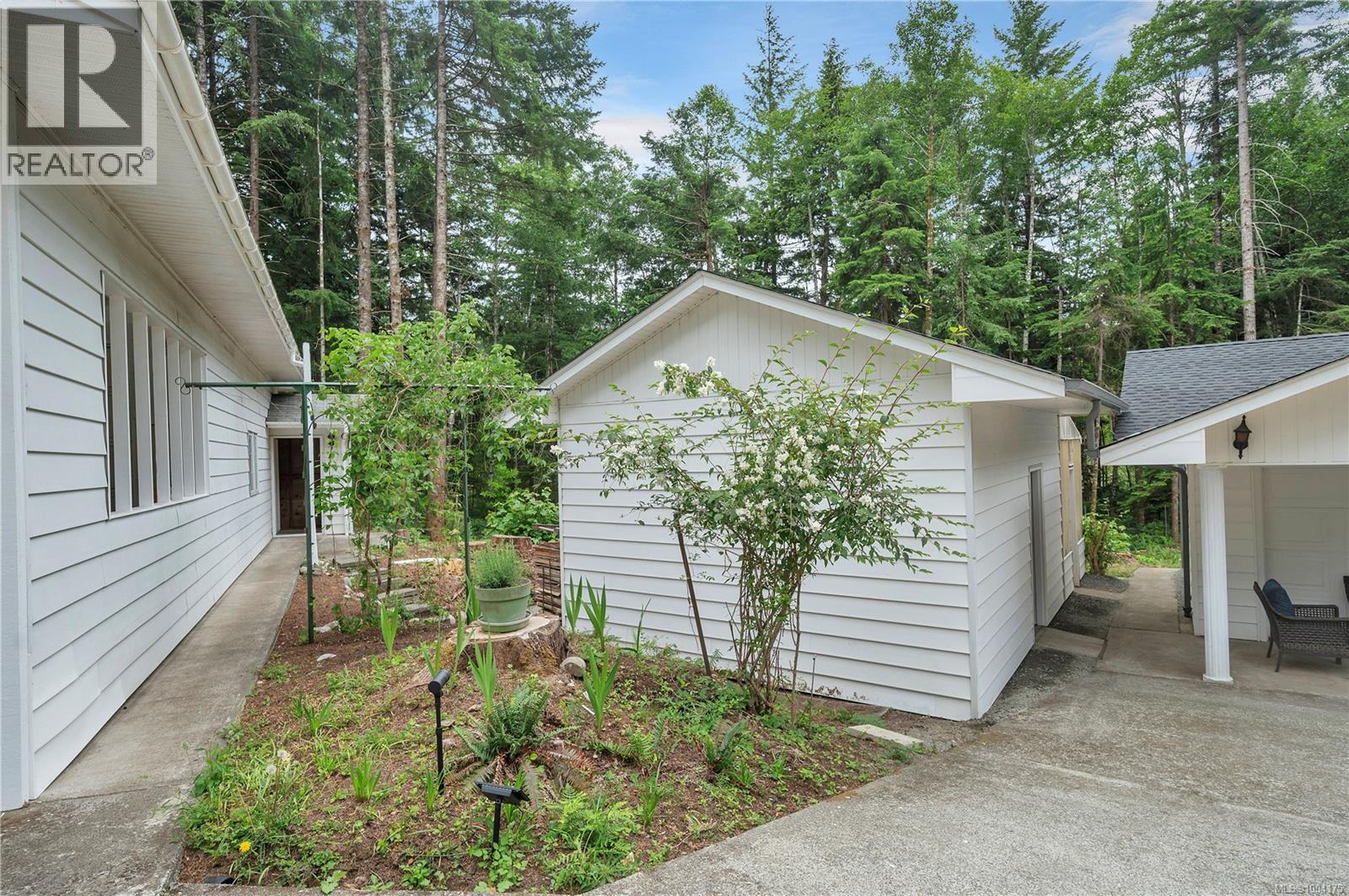 413 Cape Mudge Rd, Quadra Island