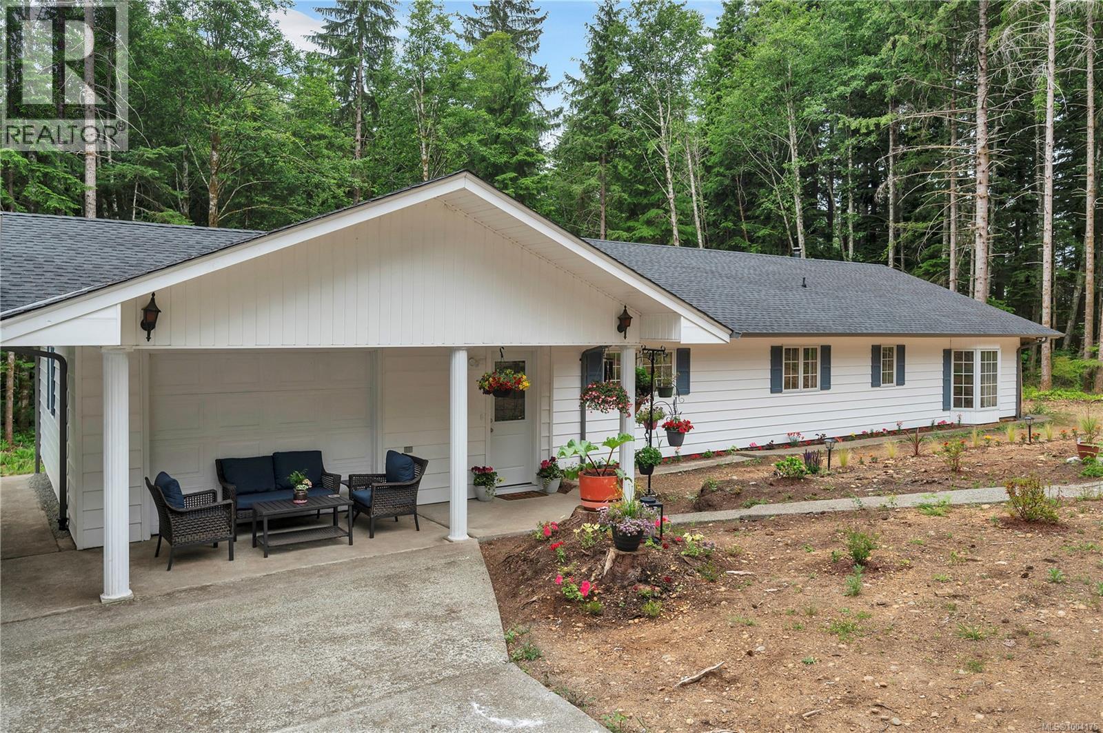 413 Cape Mudge Rd, Quadra Island