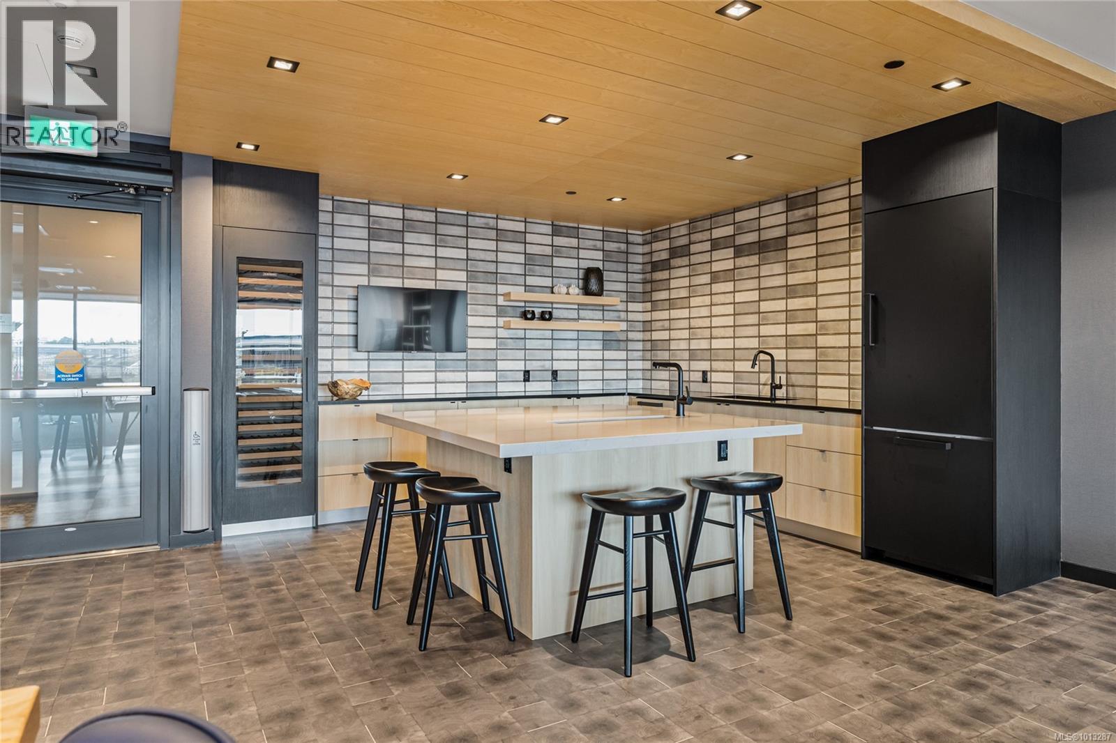507 369 Tyee Road, Victoria