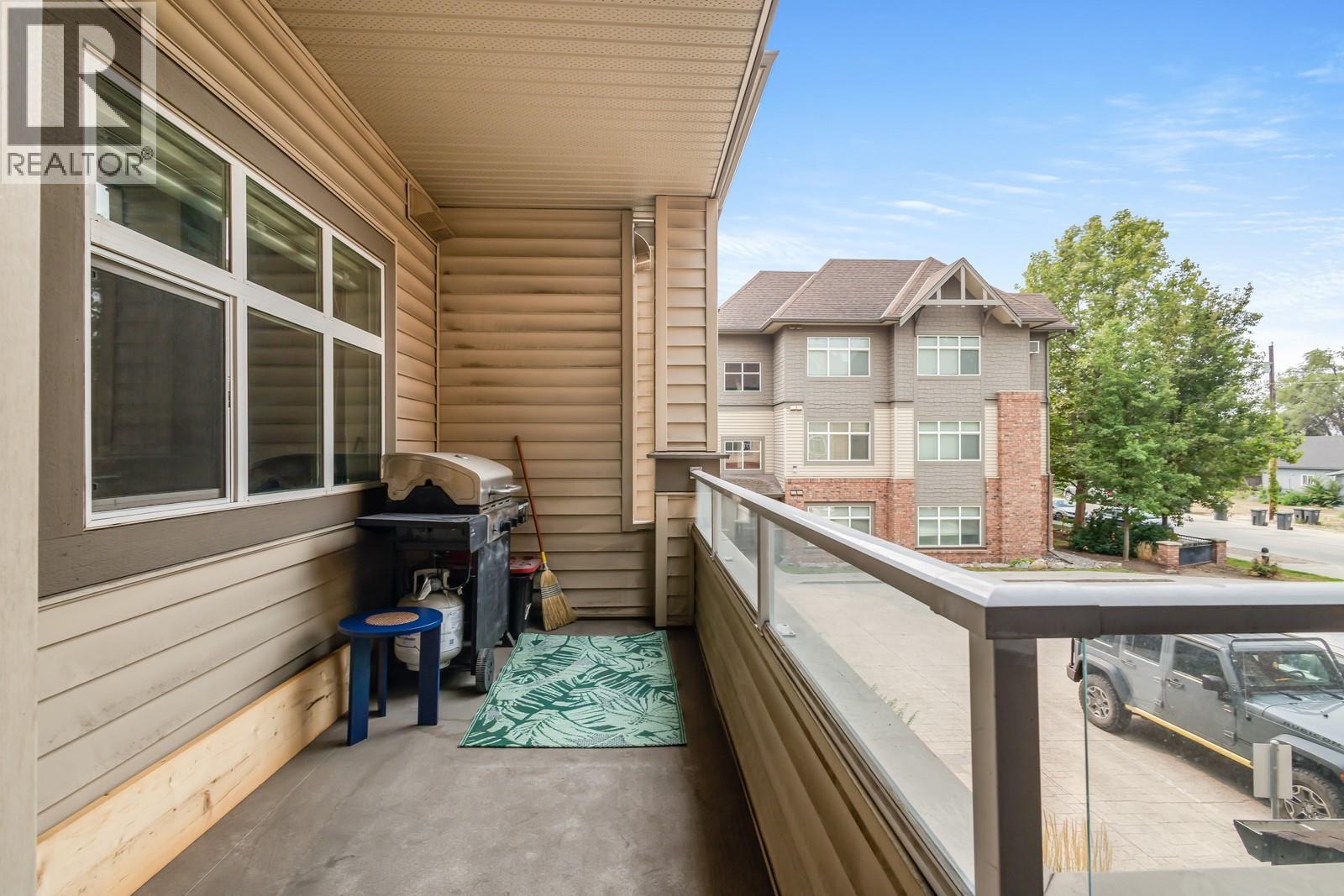 202 151 Taylor Road, Kelowna