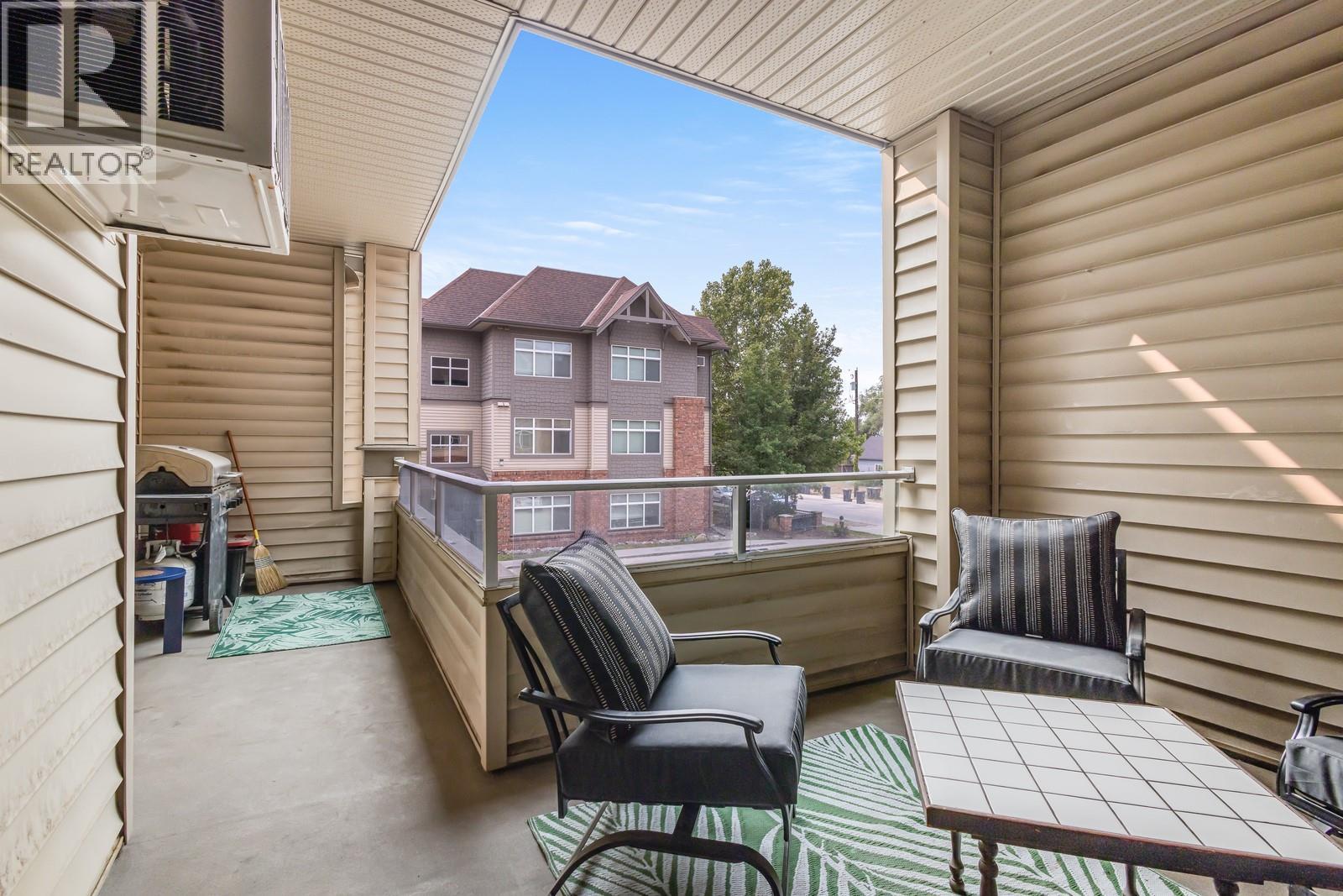 202 151 Taylor Road, Kelowna