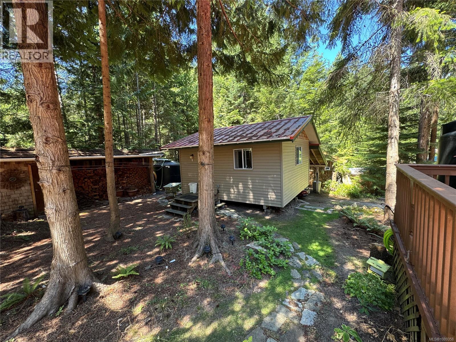 559 Blitz Rd, Mayne Island