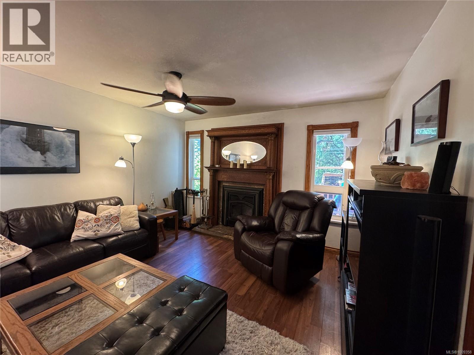 559 Blitz Rd, Mayne Island
