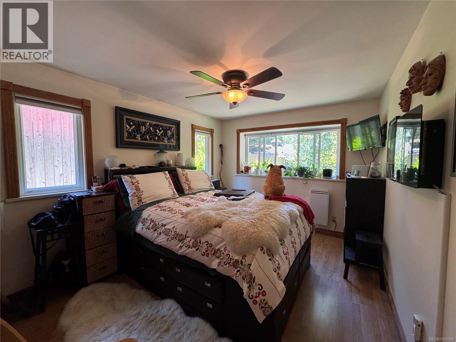 559 Blitz Rd, Mayne Island