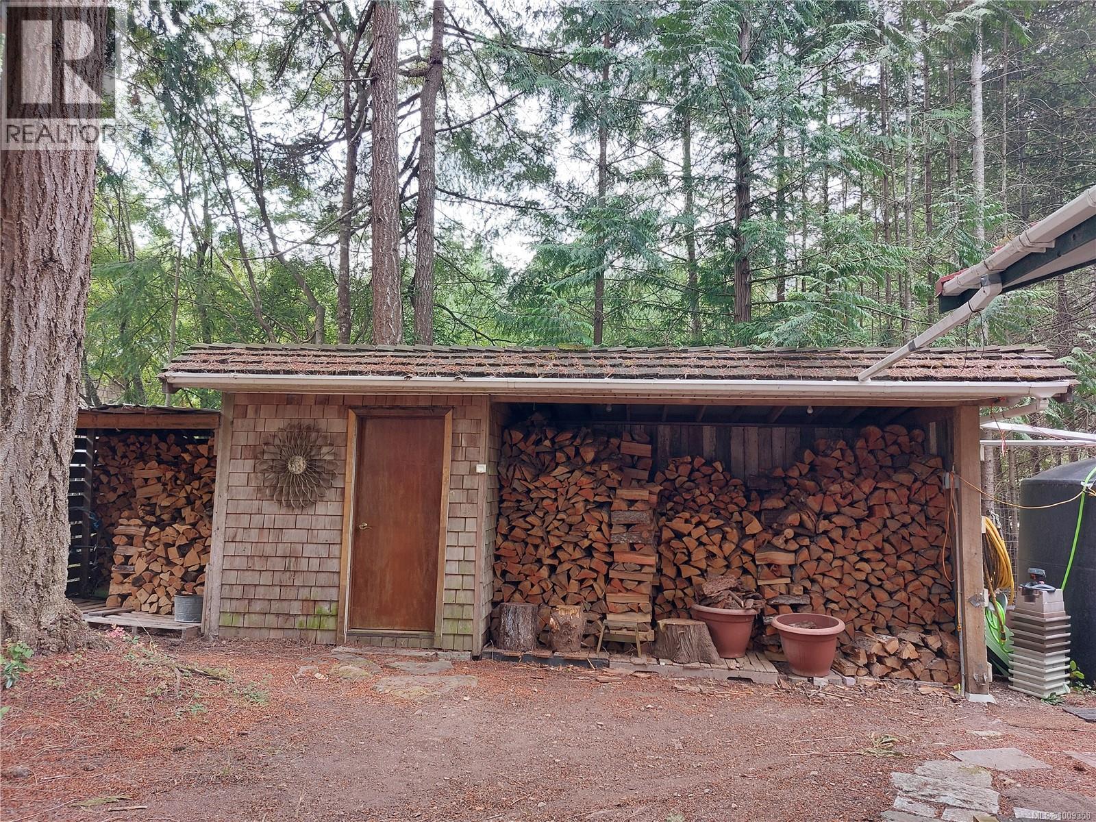559 Blitz Rd, Mayne Island