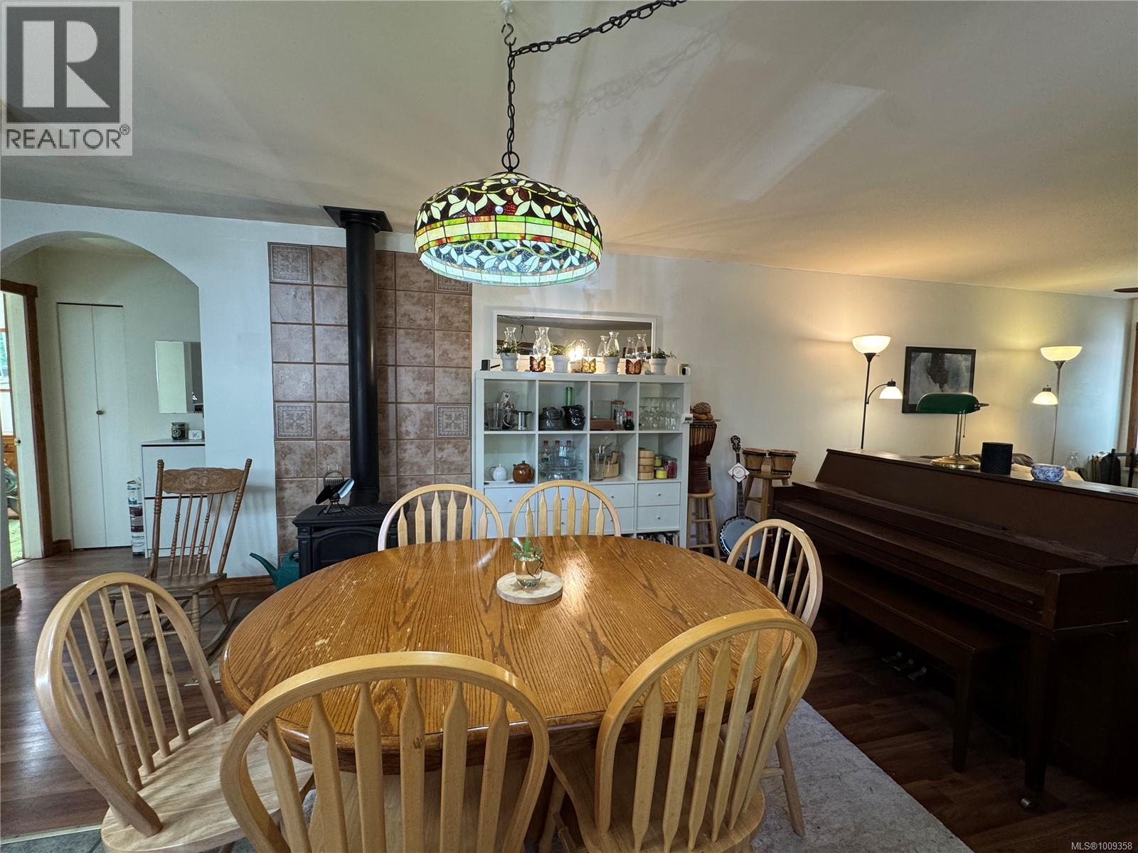 559 Blitz Rd, Mayne Island