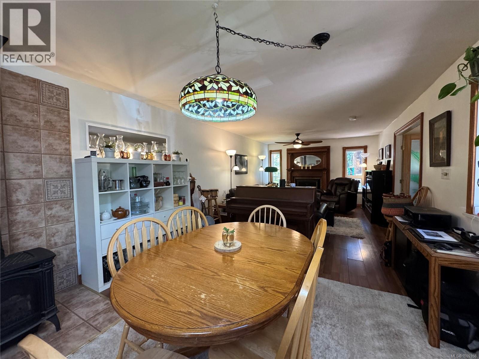 559 Blitz Rd, Mayne Island