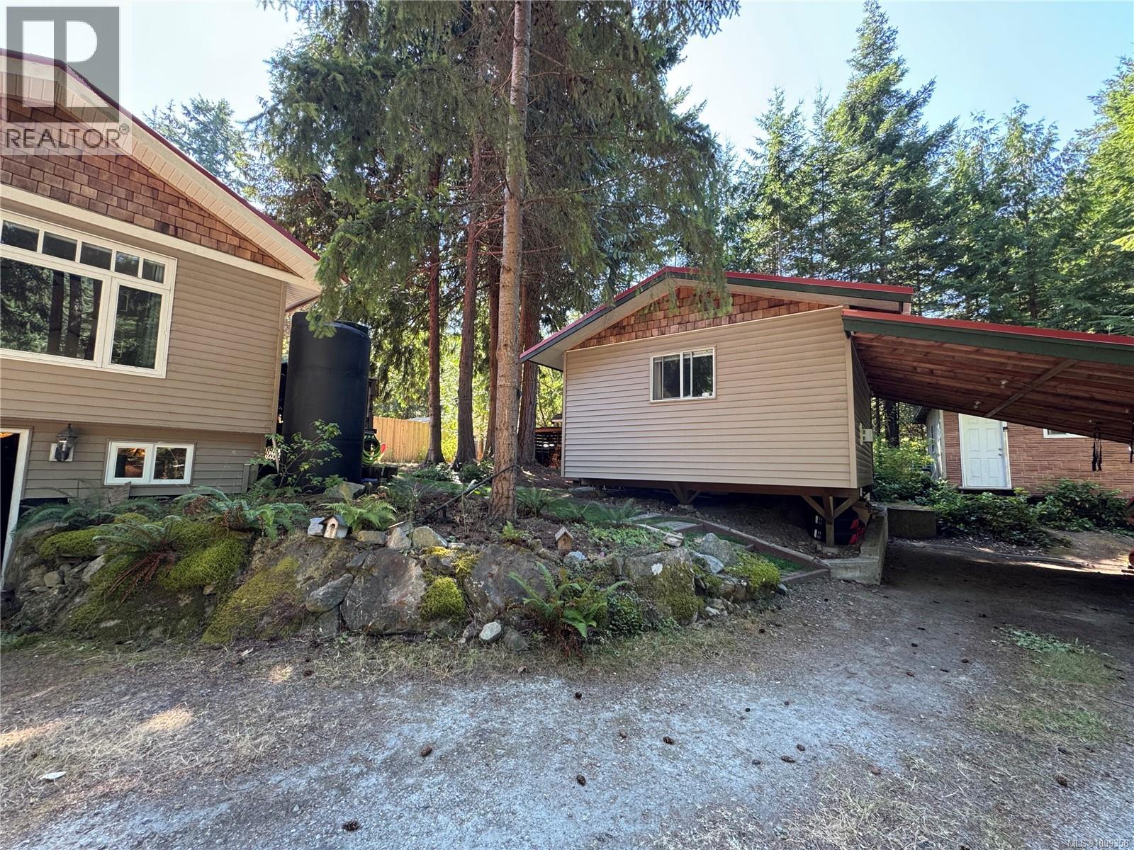 559 Blitz Rd, Mayne Island