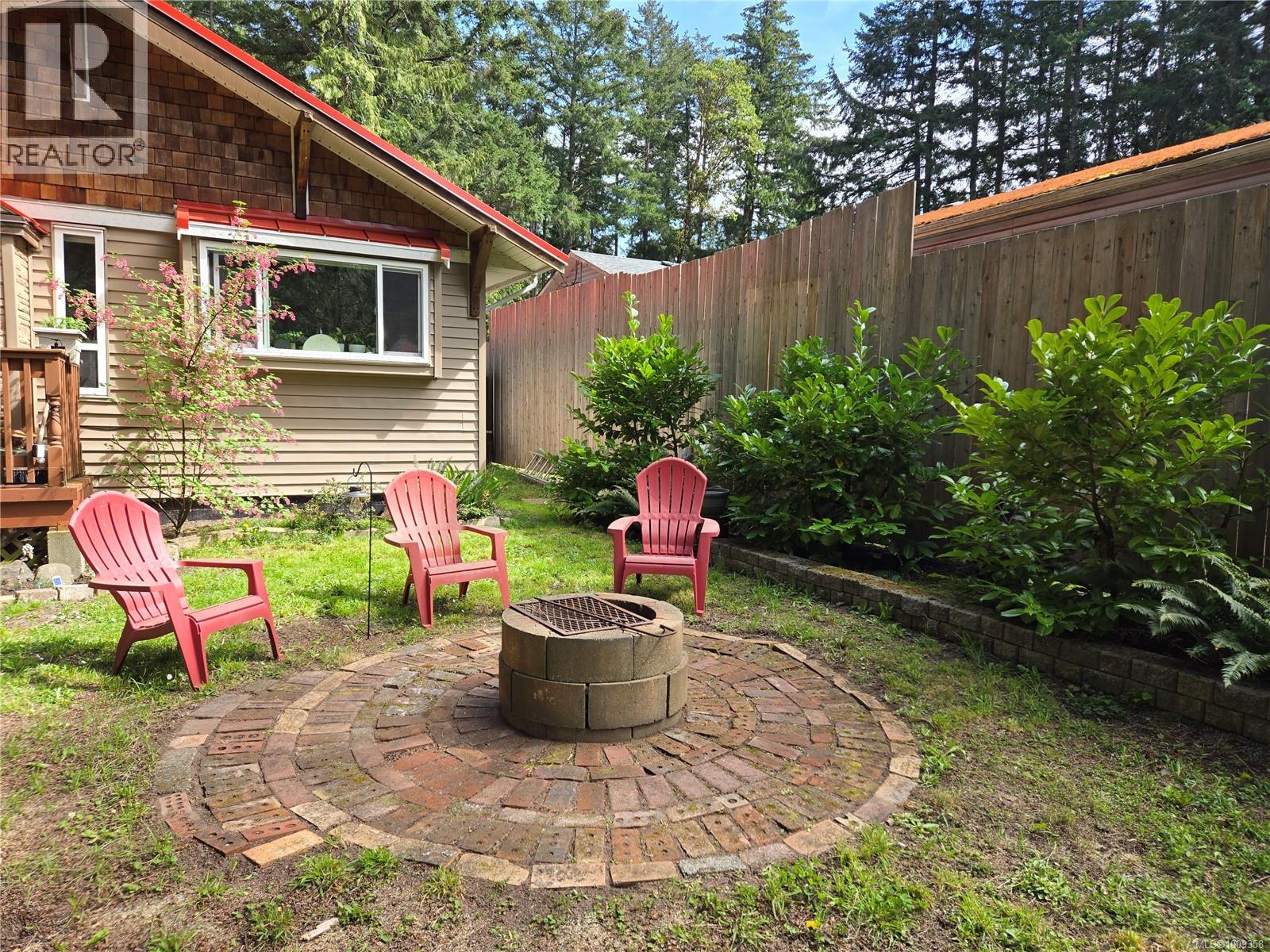559 Blitz Rd, Mayne Island