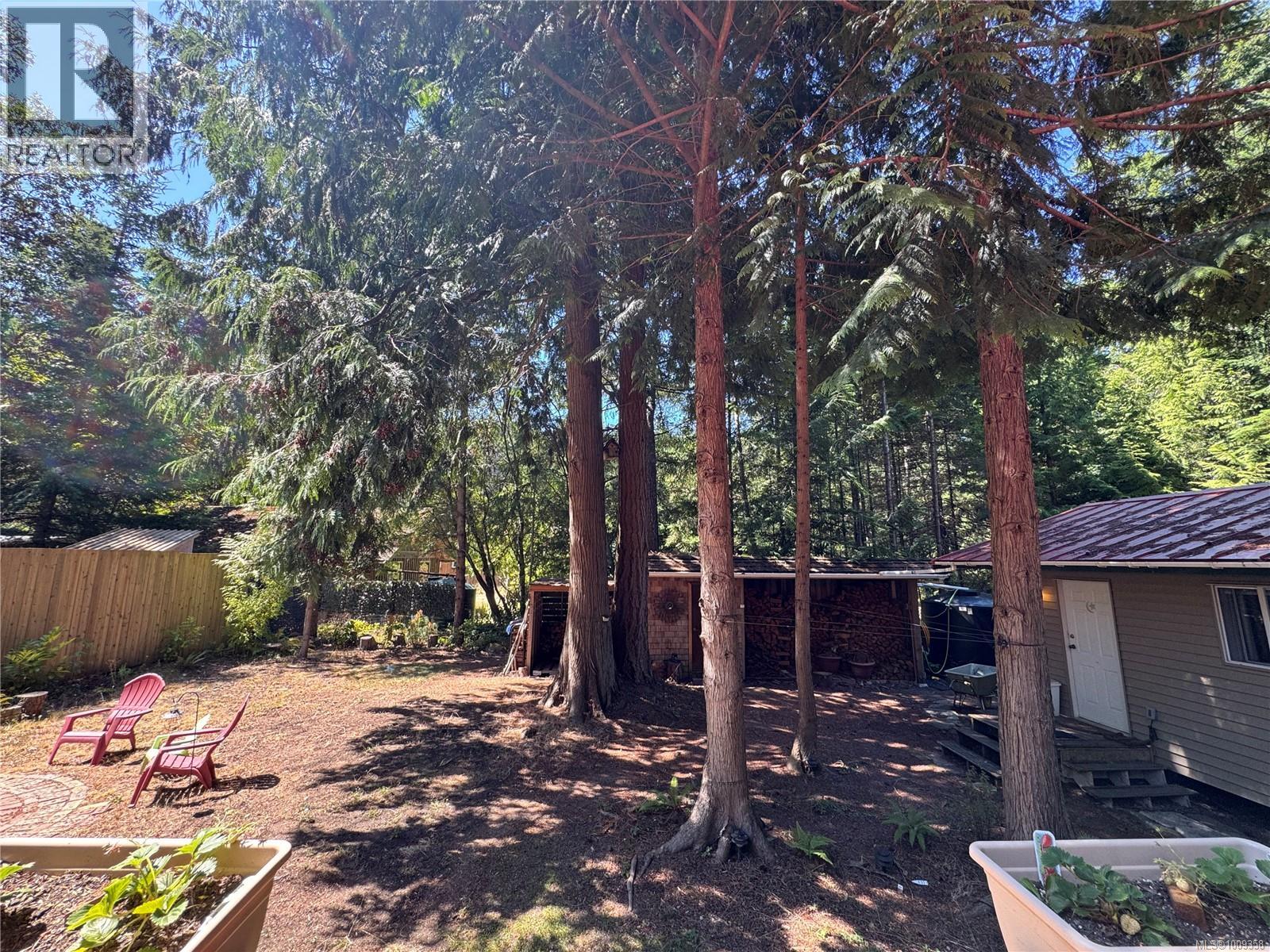 559 Blitz Rd, Mayne Island