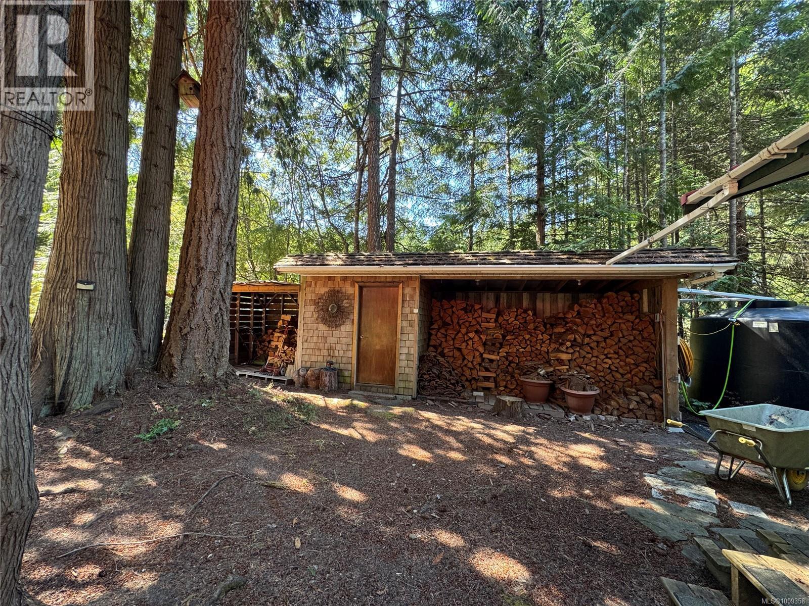 559 Blitz Rd, Mayne Island