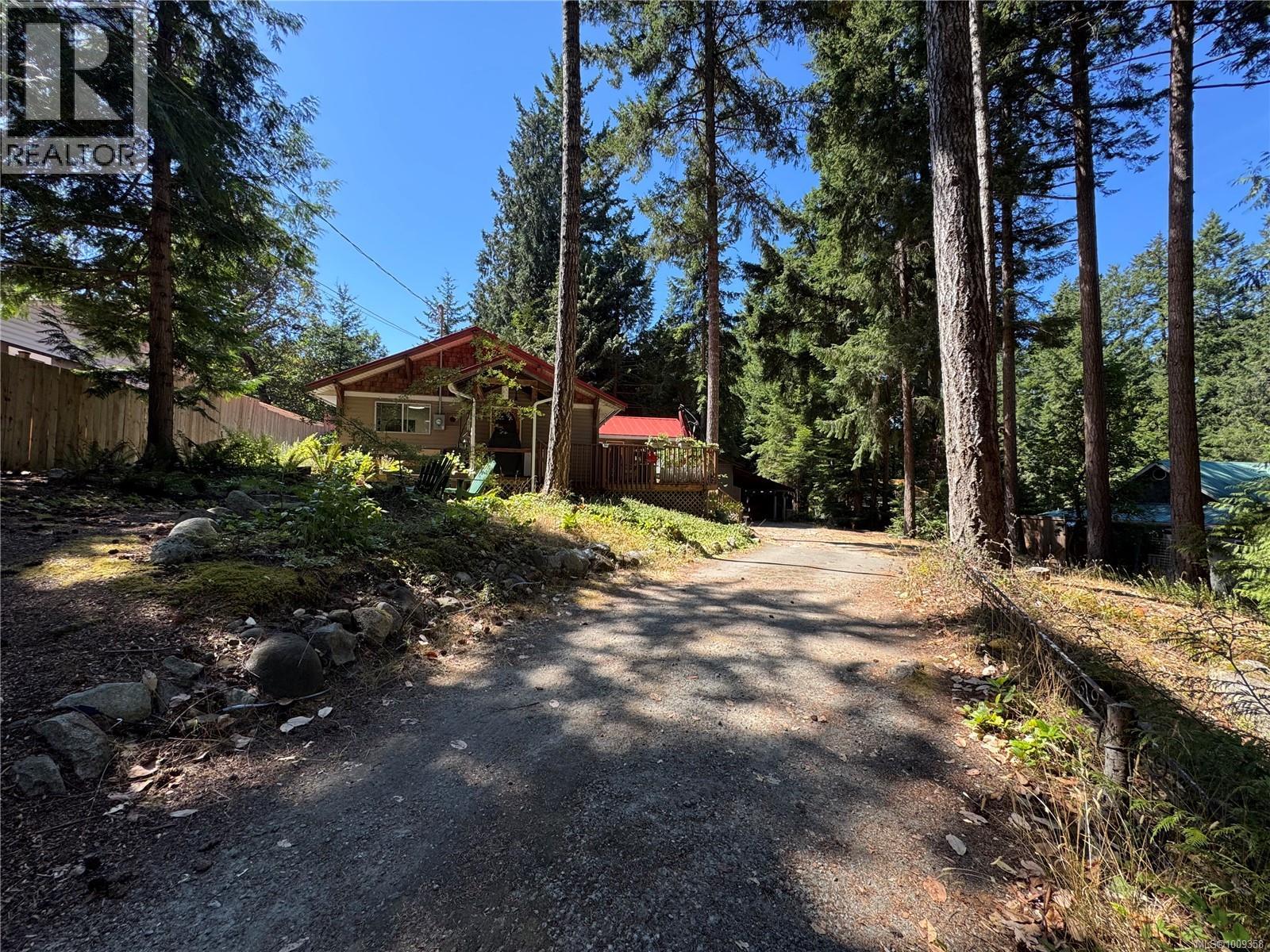 559 Blitz Rd, Mayne Island