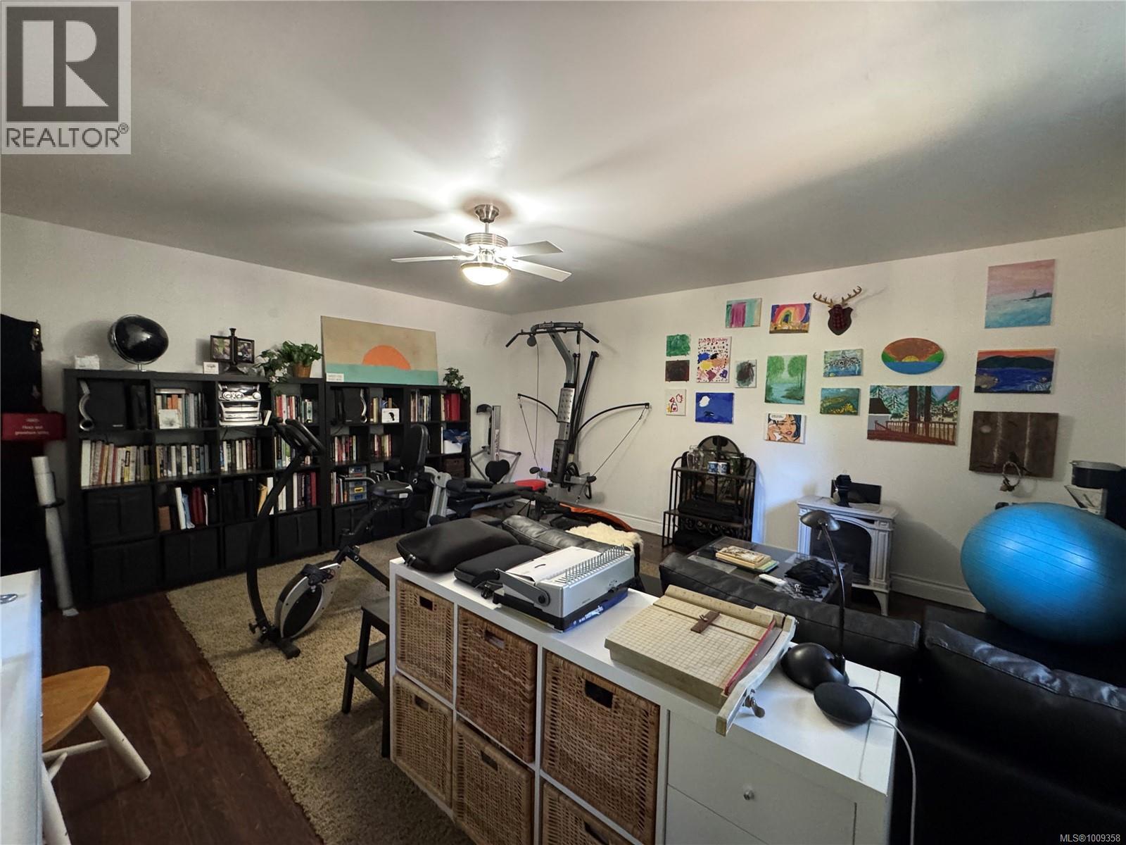 559 Blitz Rd, Mayne Island
