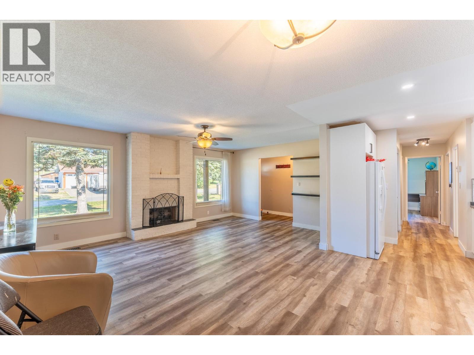 2886 LANGLEY CRESCENT - 9