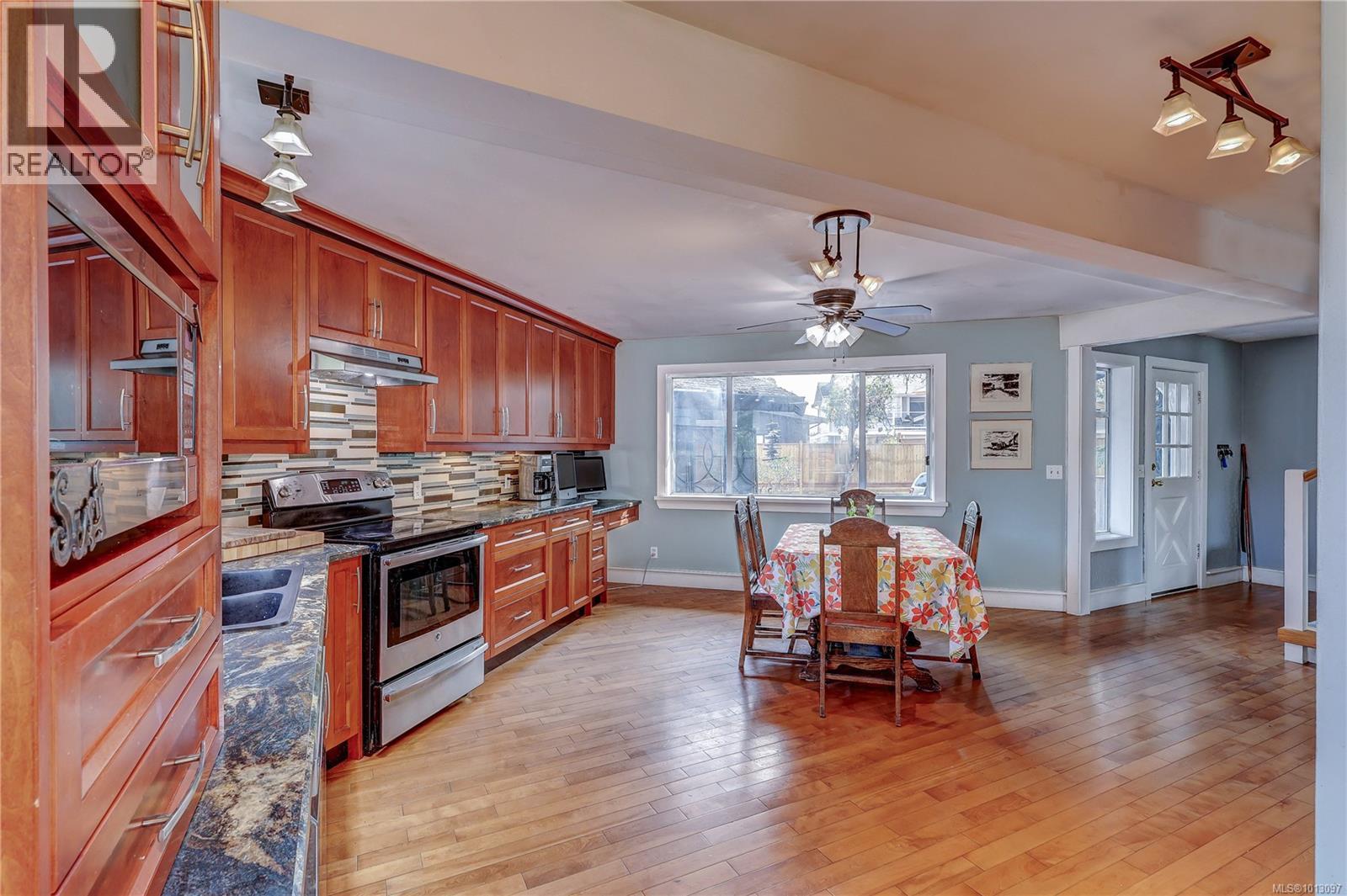 1546 Marina Way, Nanoose Bay