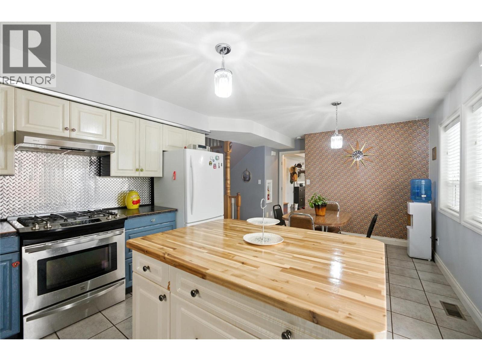 501 5th Avenue, Castlegar