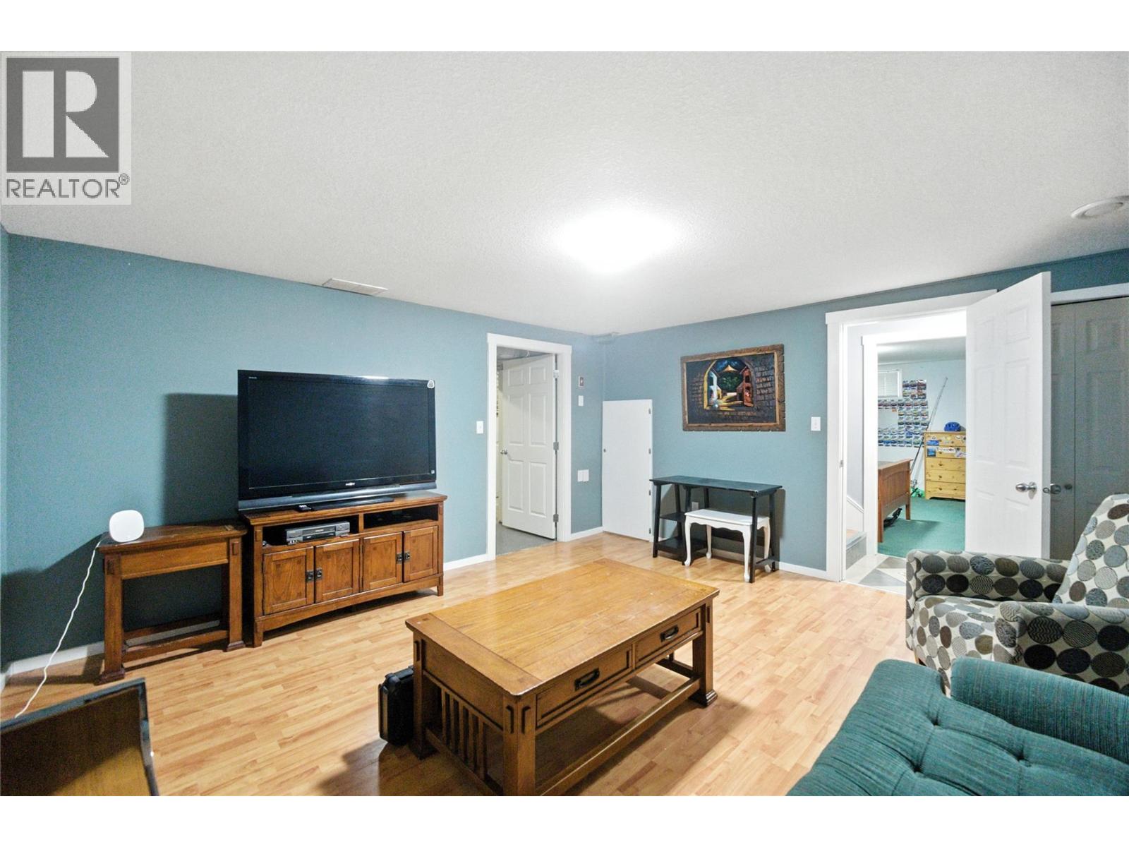 501 5th Avenue, Castlegar