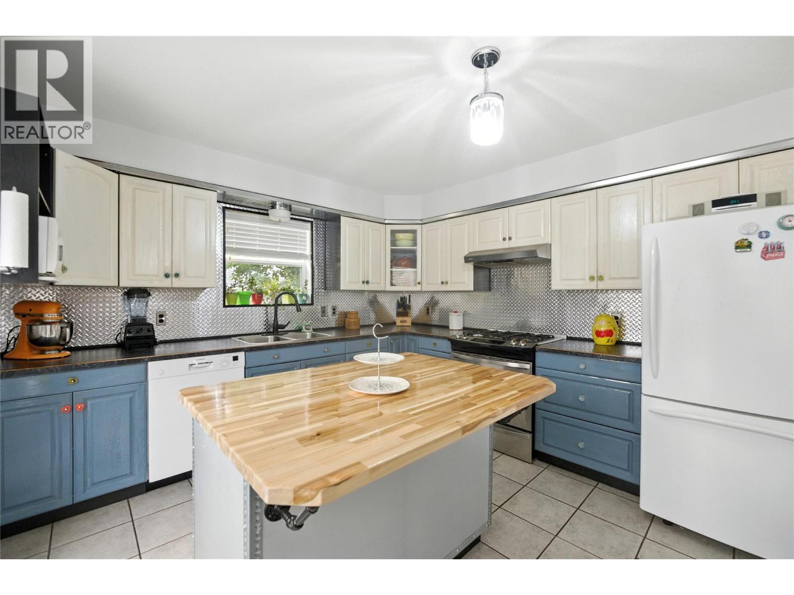 501 5th Avenue, Castlegar