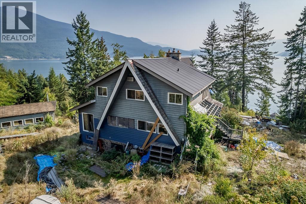 4259 Woodbury Village Road, Ainsworth
