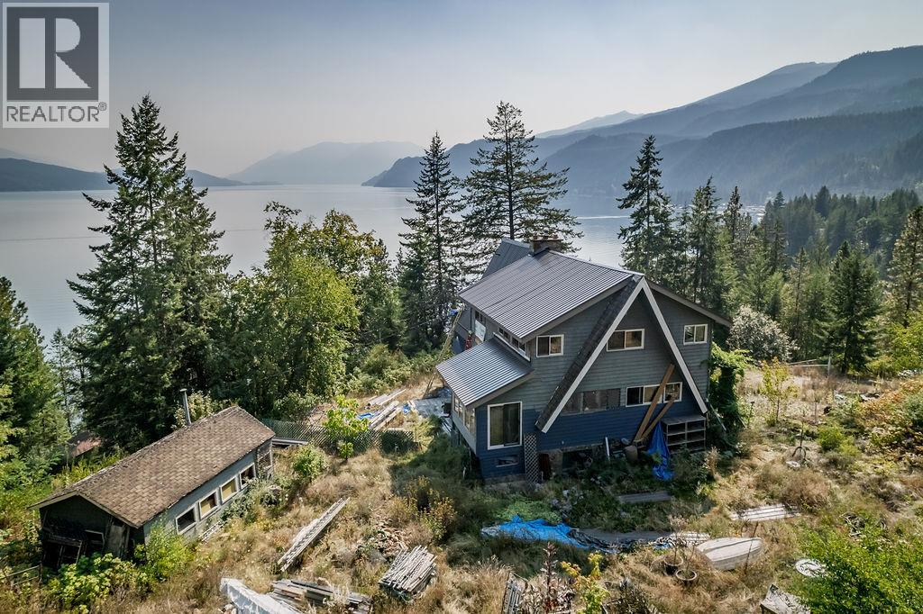 4259 Woodbury Village Road, Ainsworth