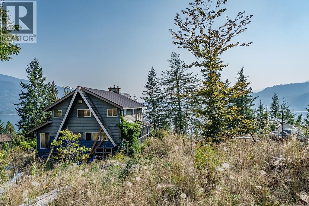 4259 Woodbury Village Road, Ainsworth
