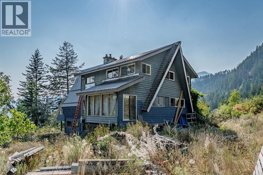 4259 Woodbury Village Road, Ainsworth