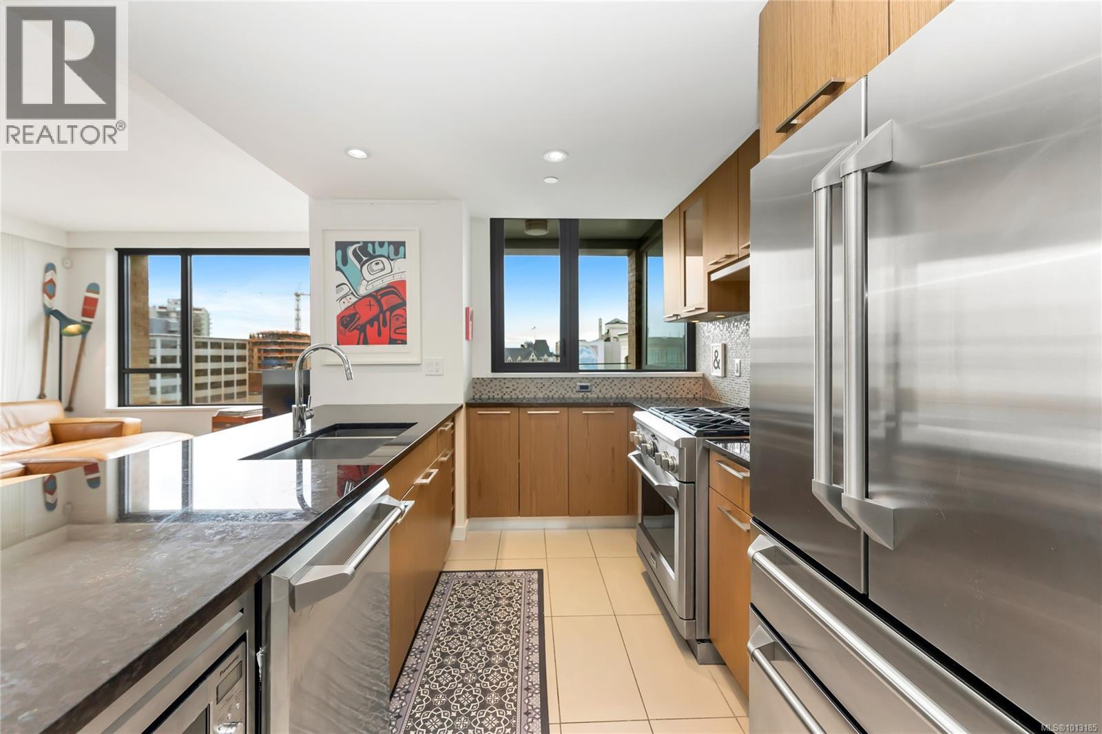 701 608 Broughton Street, Victoria
