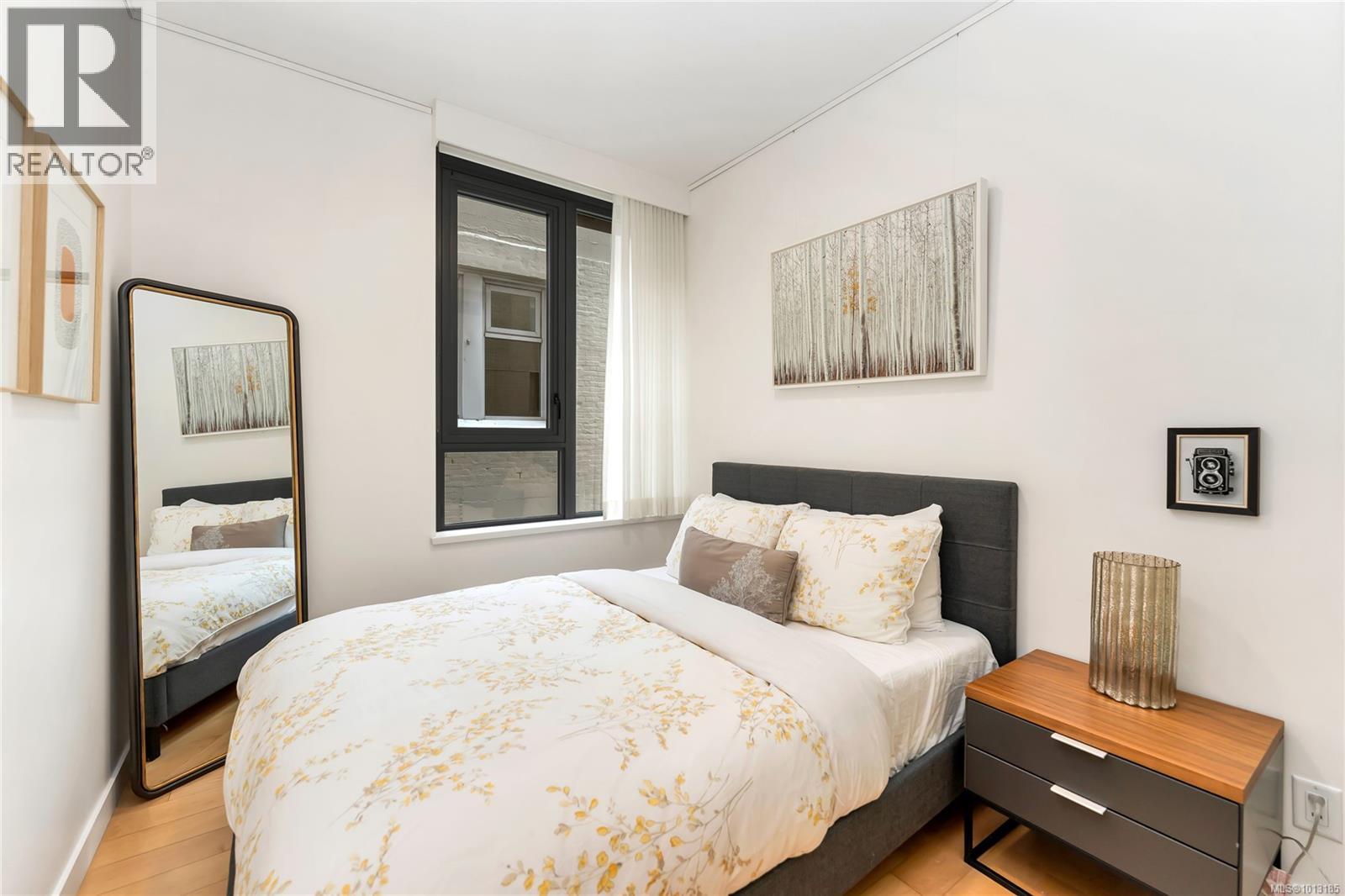 701 608 Broughton Street, Victoria