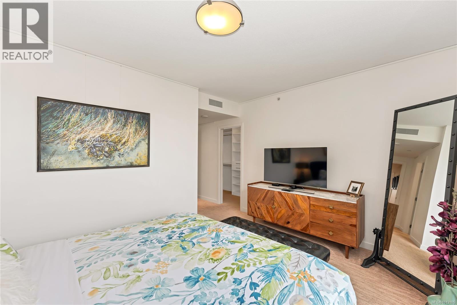 701 608 Broughton Street, Victoria