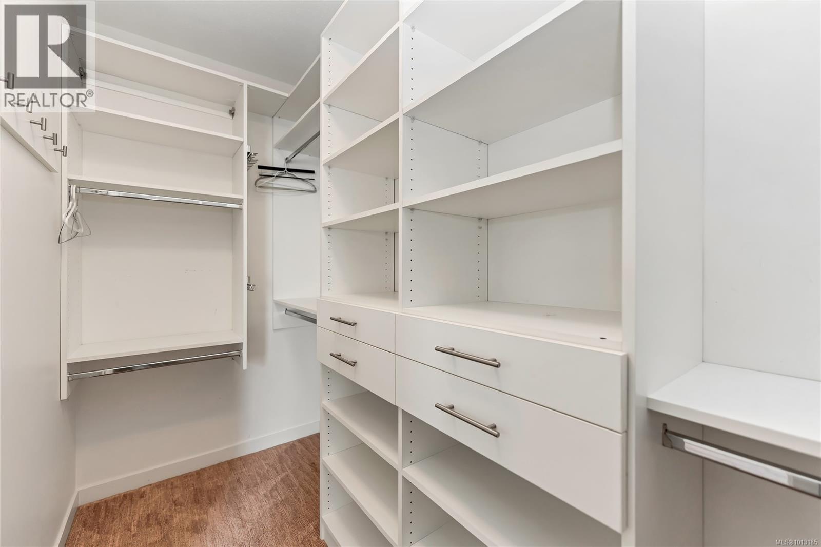 701 608 Broughton Street, Victoria