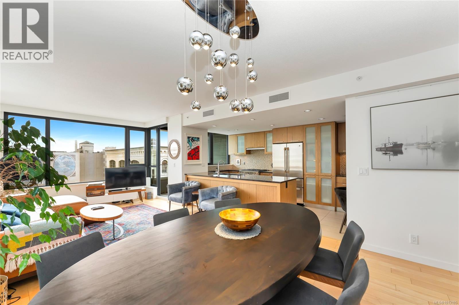 701 608 Broughton Street, Victoria