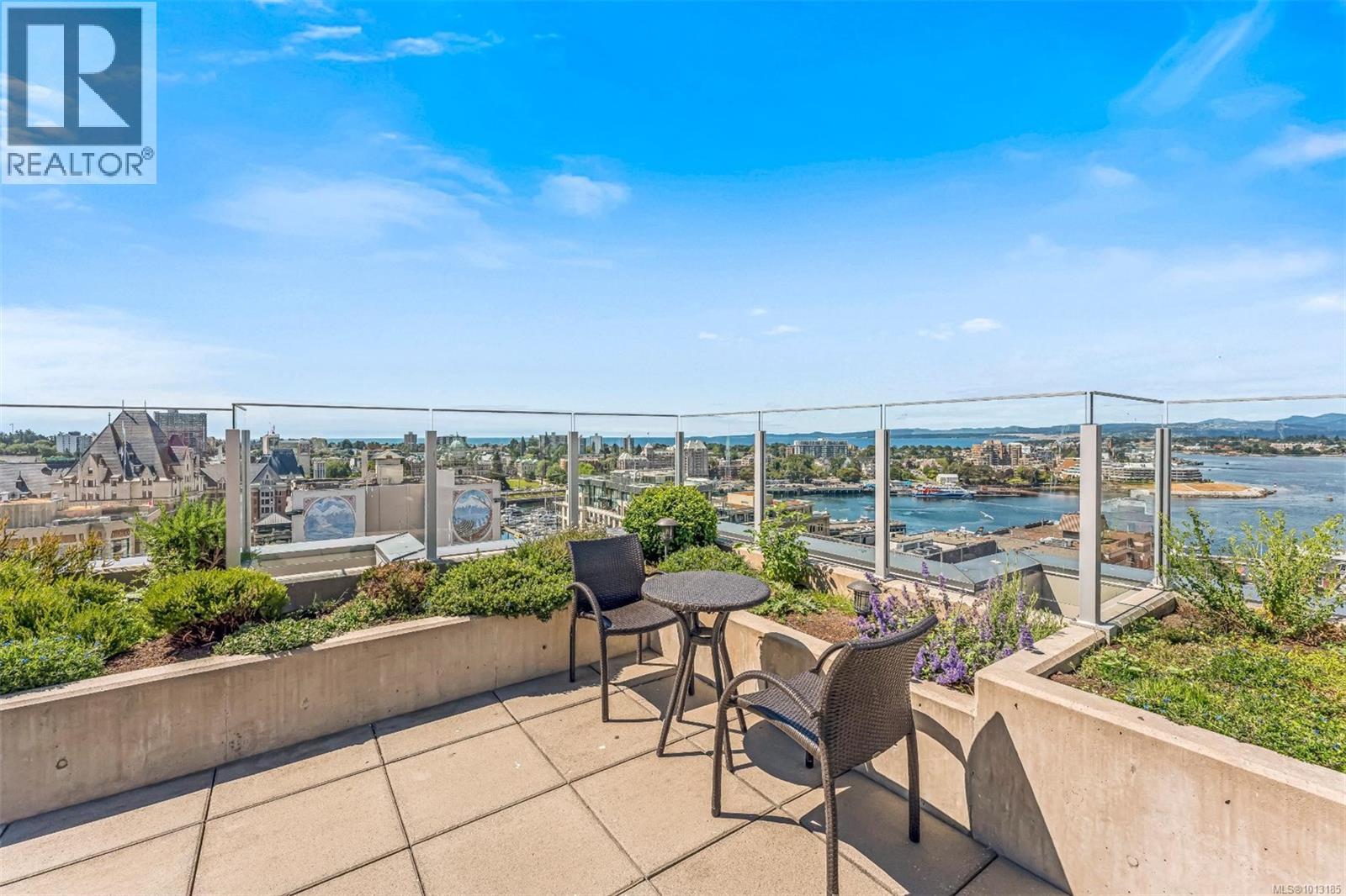 701 608 Broughton Street, Victoria