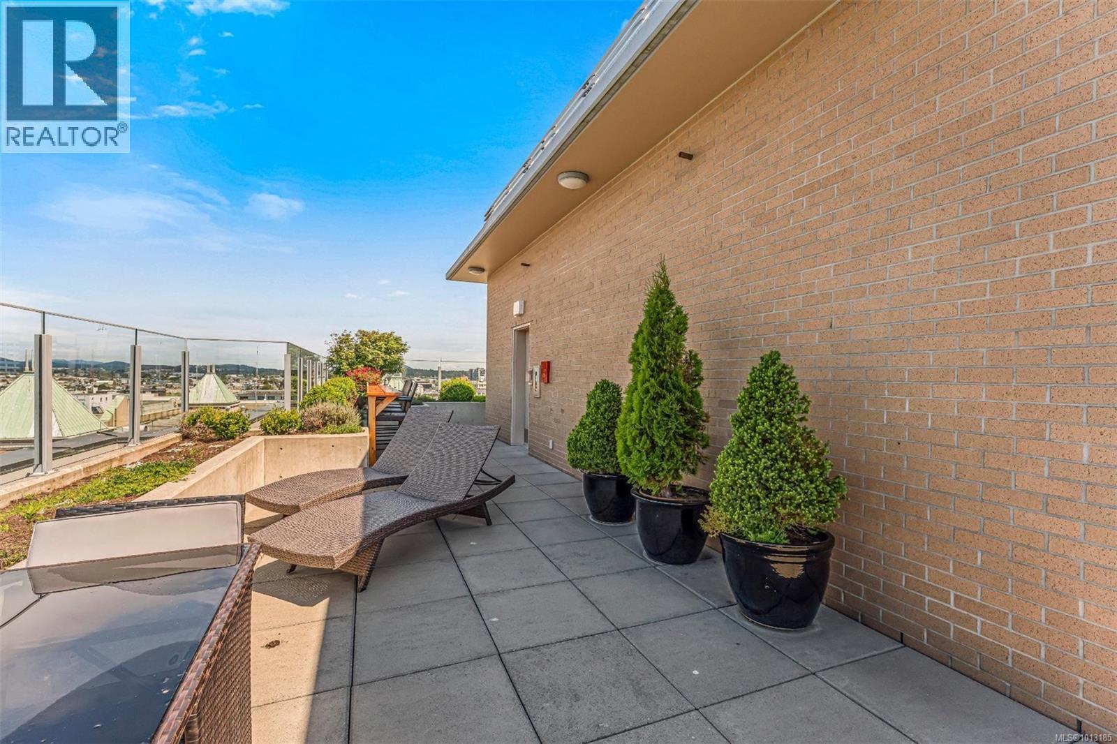 701 608 Broughton Street, Victoria