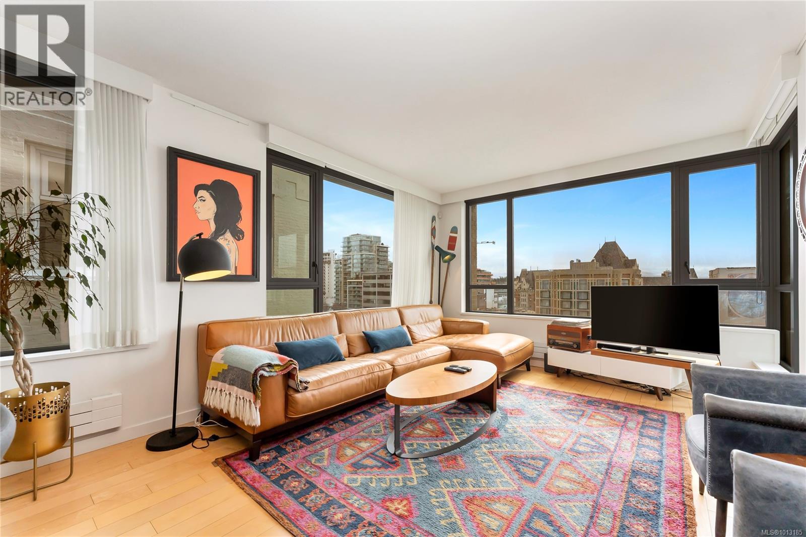 701 608 Broughton Street, Victoria