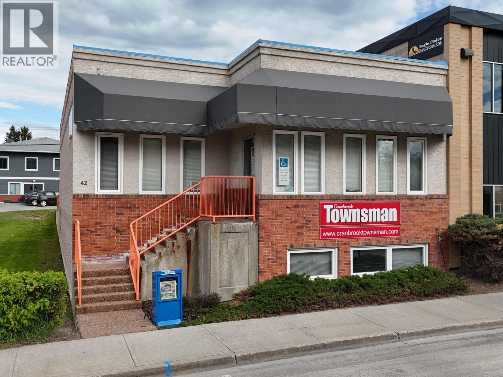 42 12TH Avenue S, Cranbrook