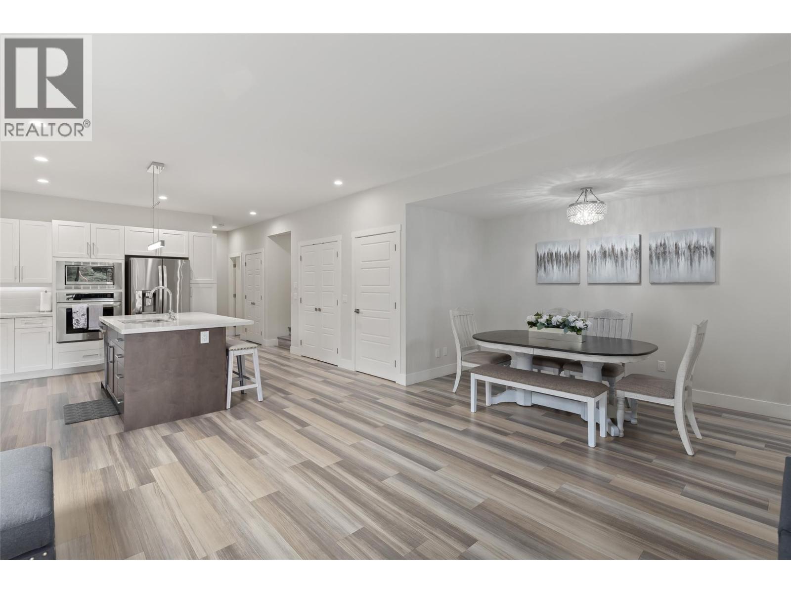  1064 Lawson Avenue, Kelowna