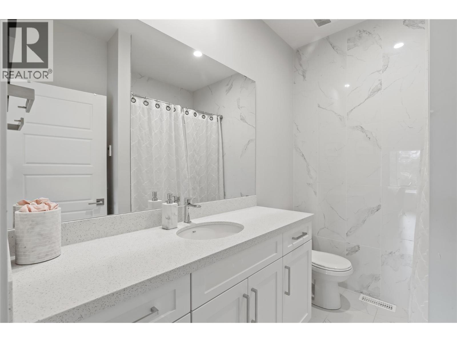  1064 Lawson Avenue, Kelowna