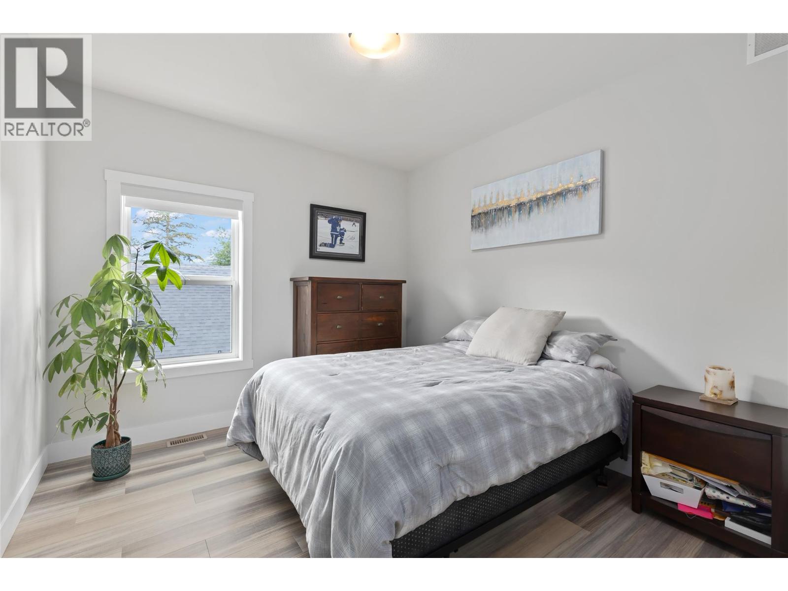  1064 Lawson Avenue, Kelowna