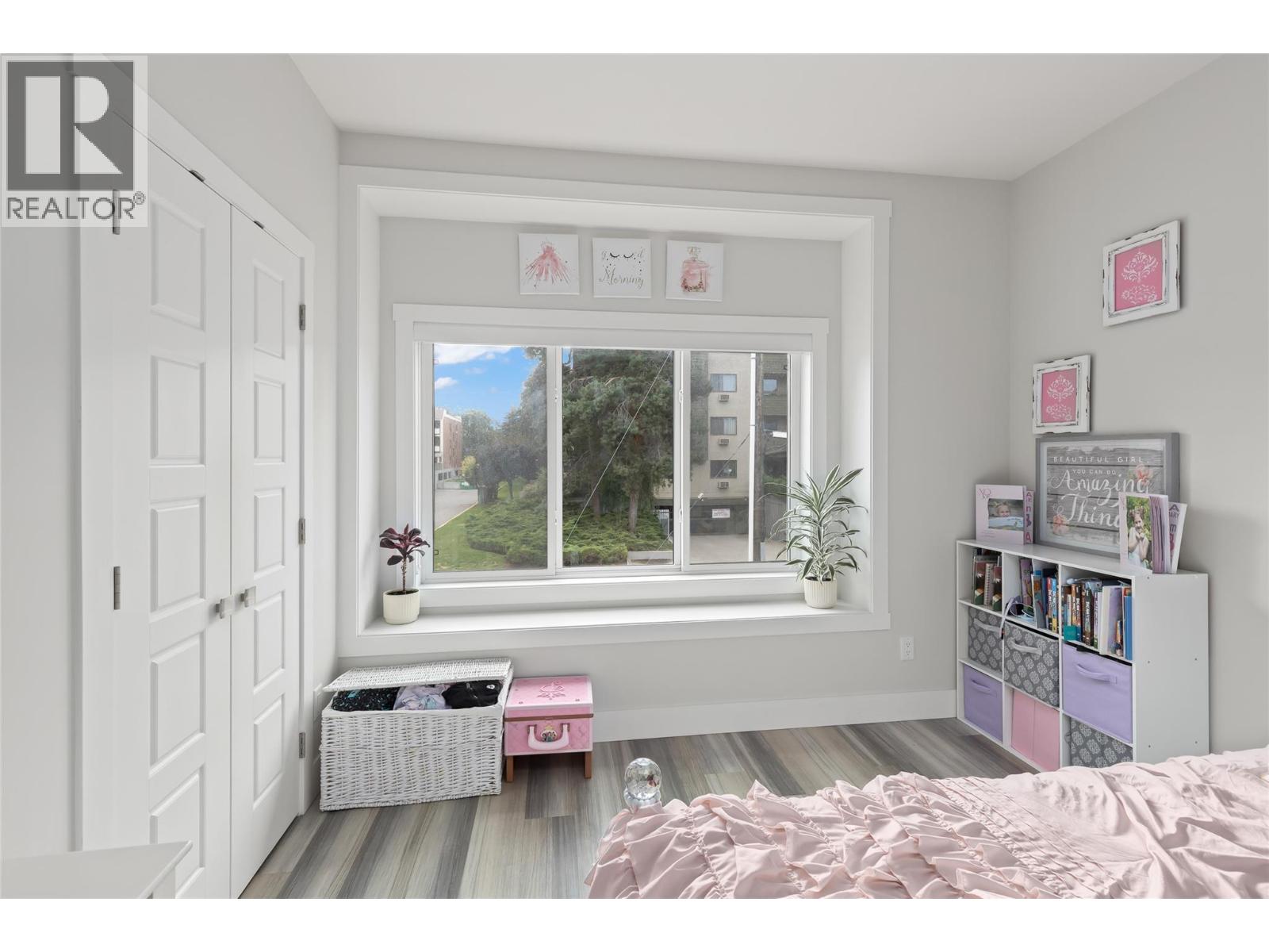  1064 Lawson Avenue, Kelowna