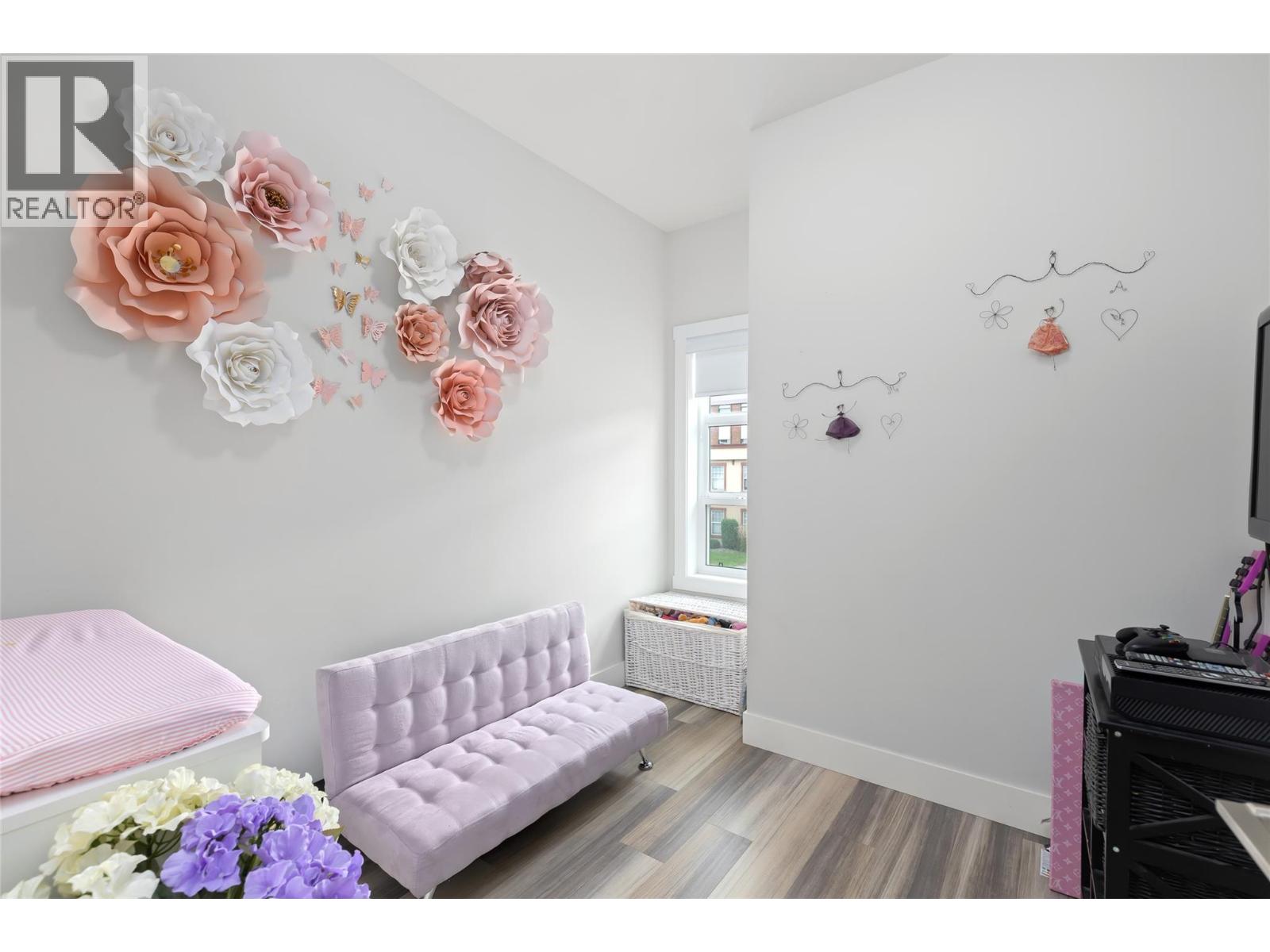  1064 Lawson Avenue, Kelowna