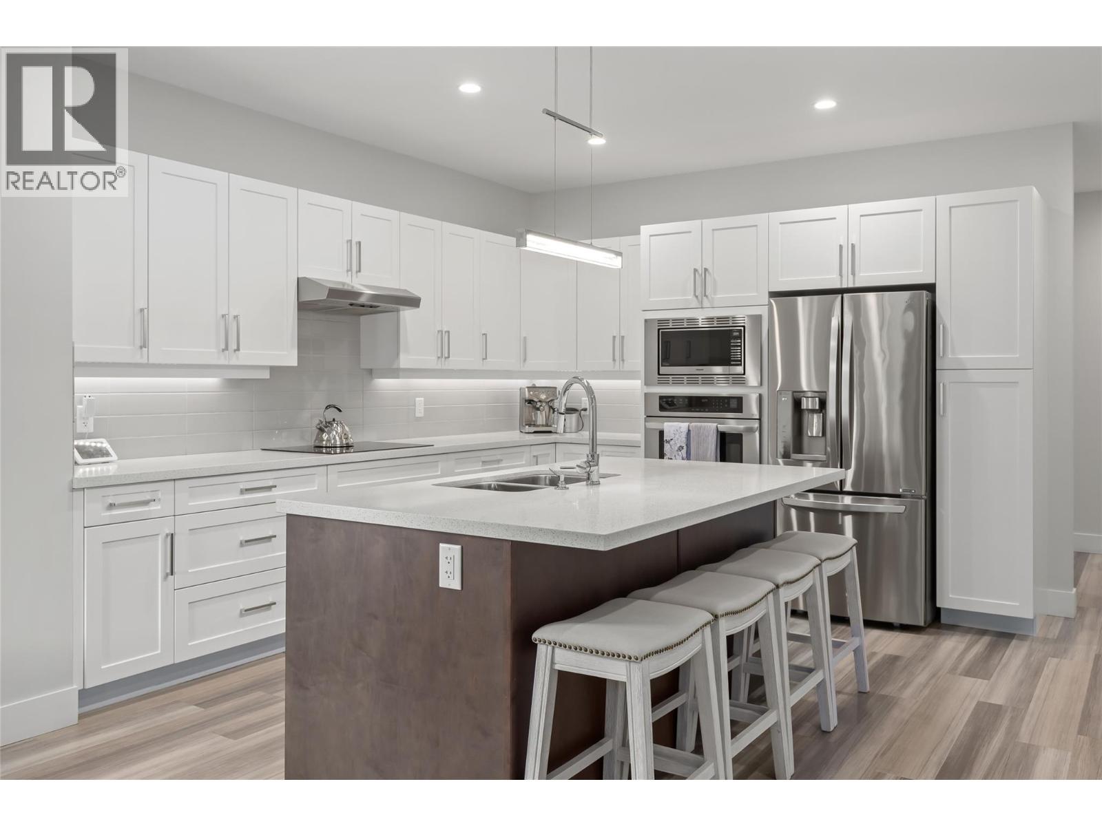  1064 Lawson Avenue, Kelowna