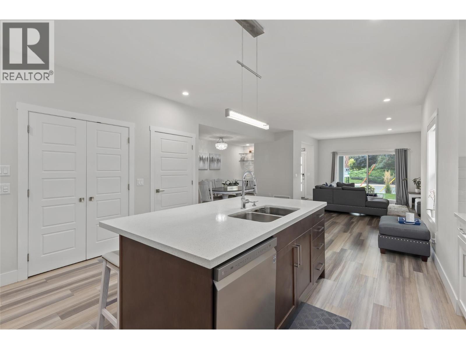  1064 Lawson Avenue, Kelowna