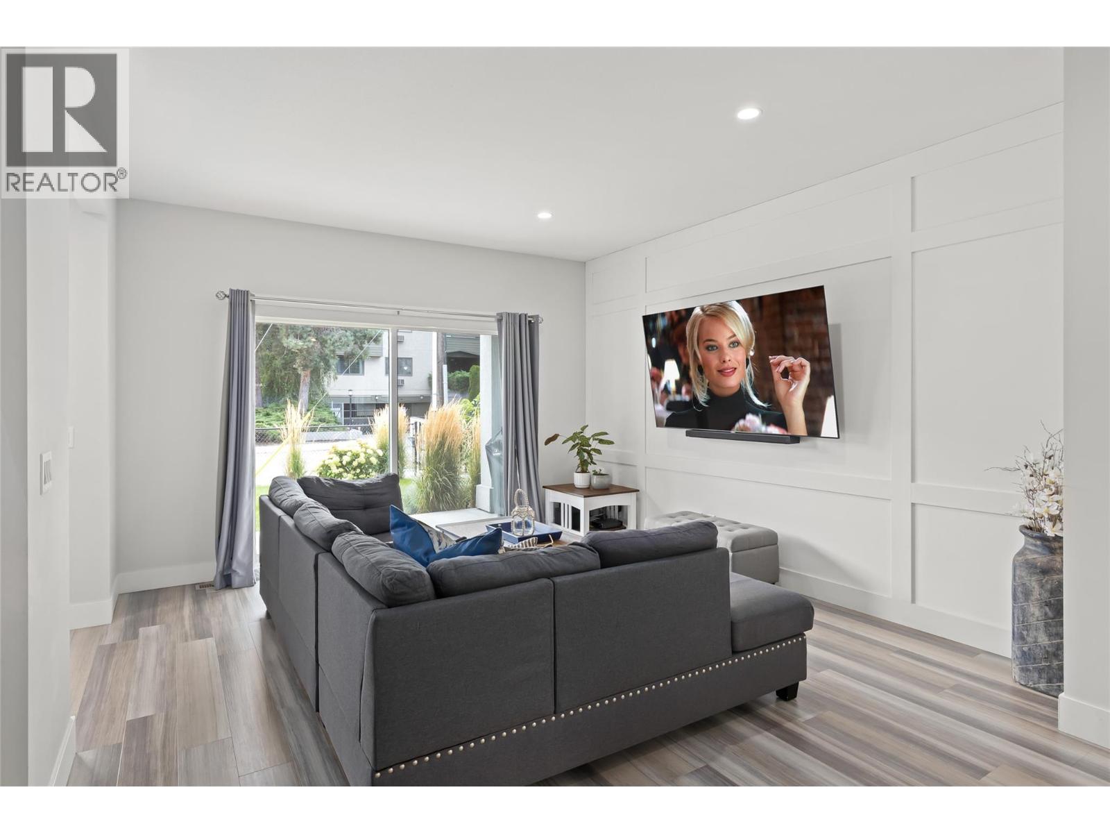  1064 Lawson Avenue, Kelowna