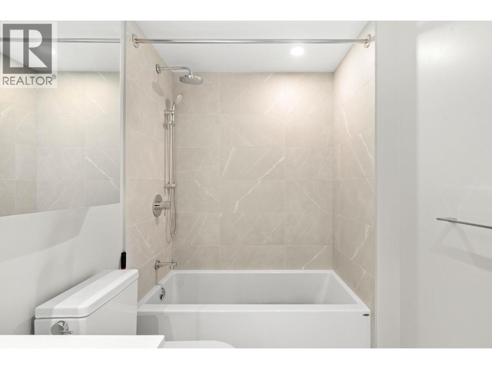 1401 1500 FERN STREET, North Vancouver