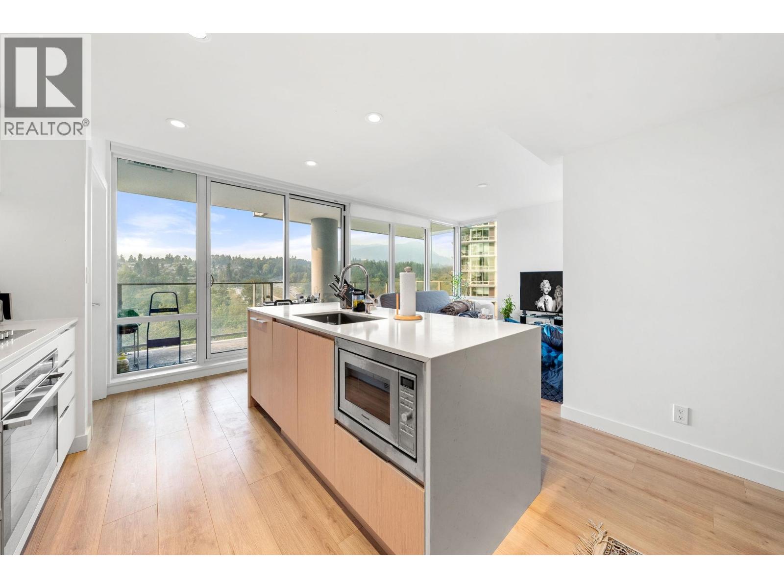 1401 1500 FERN STREET, North Vancouver